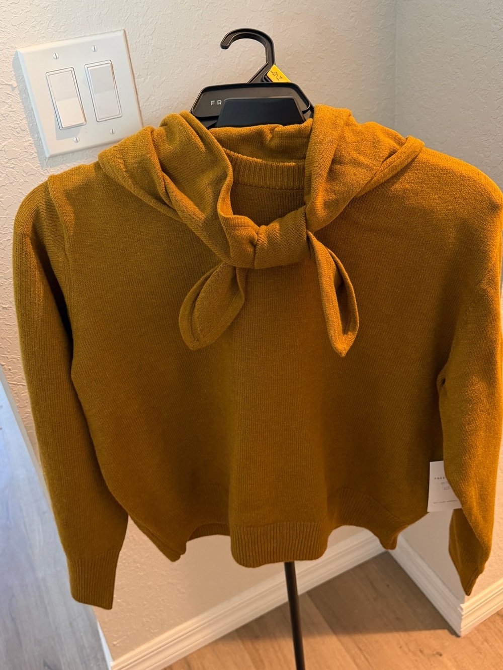 Women's Knit Sweater in Mustard(Apple Bake)